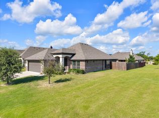 100 Gardenia Dr, Azle, TX 76020