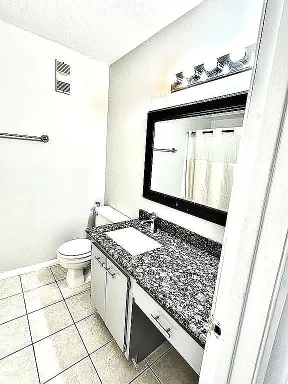 8100 Cambridge St — Photo 4