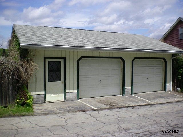 2nd image of 108 North St
