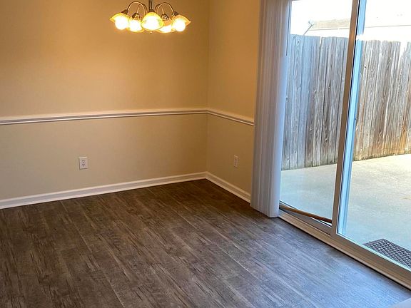 3rd image of 2320 Vineyard Dr APT O5