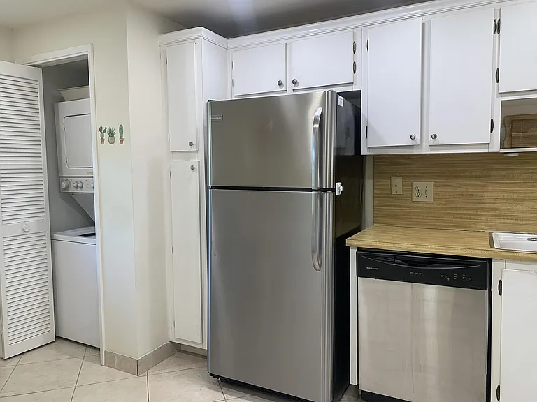3499 Oaks Way #607 — Photo 1