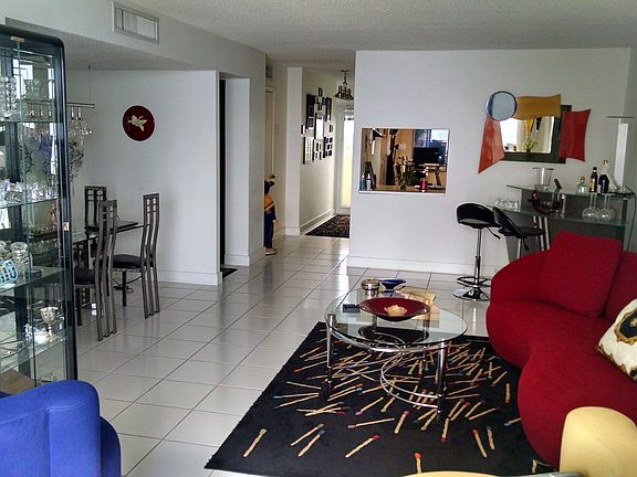 4th image of 2200 NE 33rd Ave APT 15J