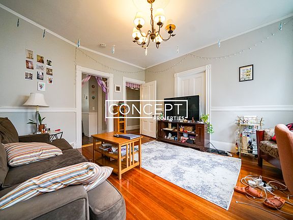 3rd image of 21 Sparks St #1R