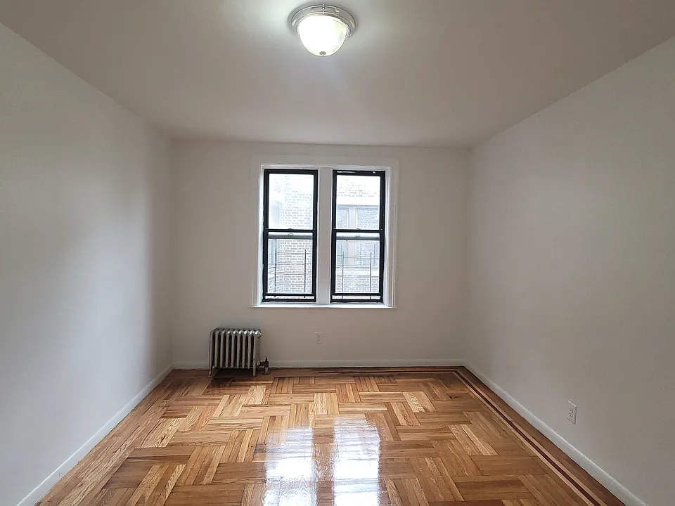 54 W 174th St #H6