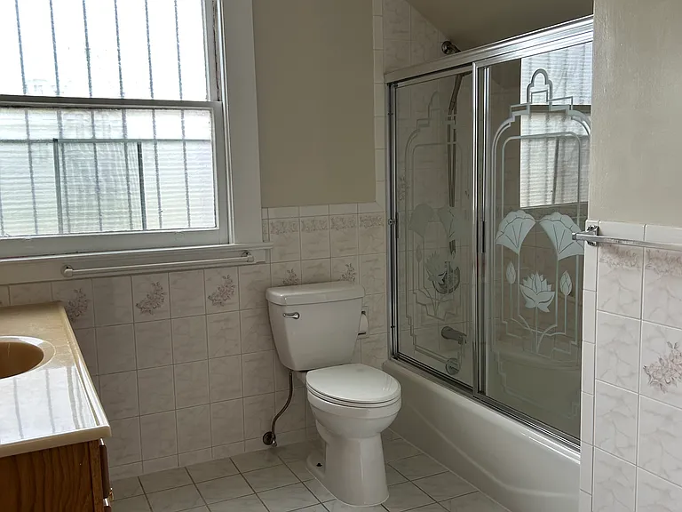 Full bathroom on top floor.