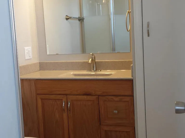 2105 N Bluff Rd — Photo 12