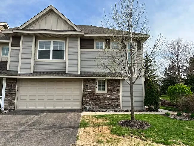 3 bed, 2.5 bath, 1911 sqft, $2,995 — Photo 1