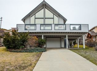 280 W Beach Dr, Orondo, WA 98843