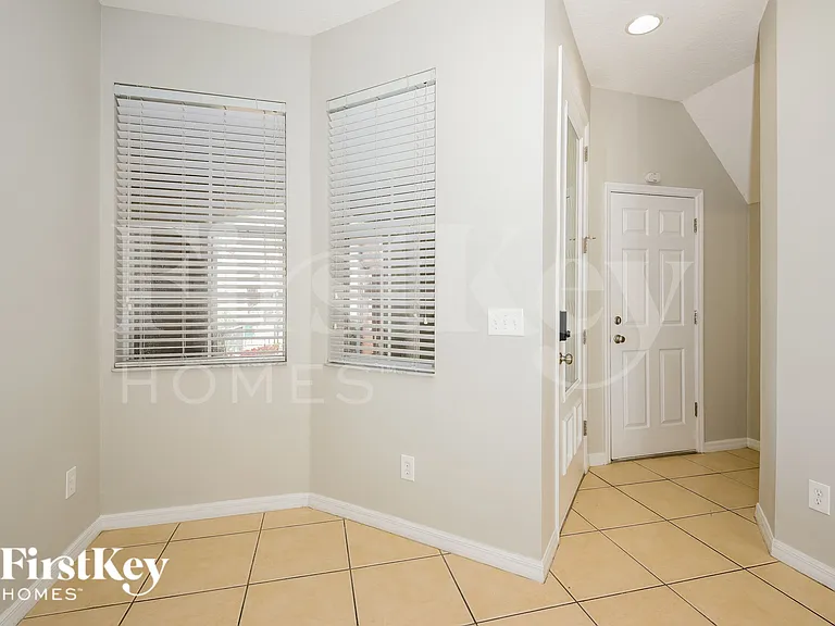 9576 Silver Buttonwood St — Photo 5