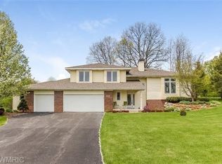 7505 Ceilcrest Ln NE, Rockford, MI 49341