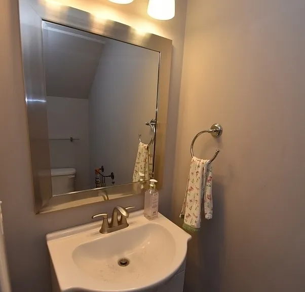 888 Stonehurst Ct — Photo 25