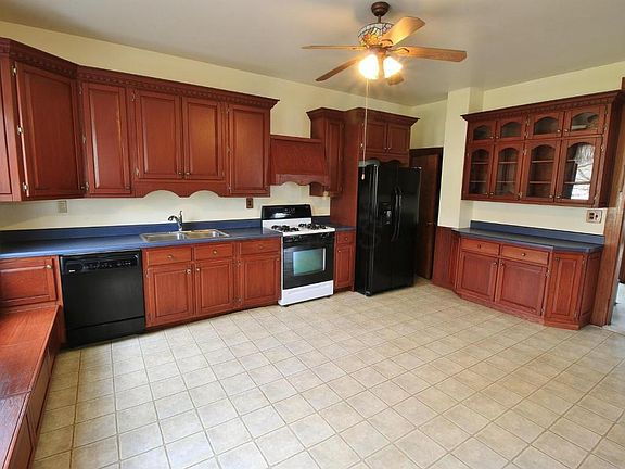 3rd image of 1315 W Main St