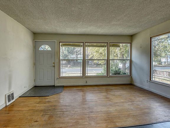 5th image of 4608 N Whitehouse St