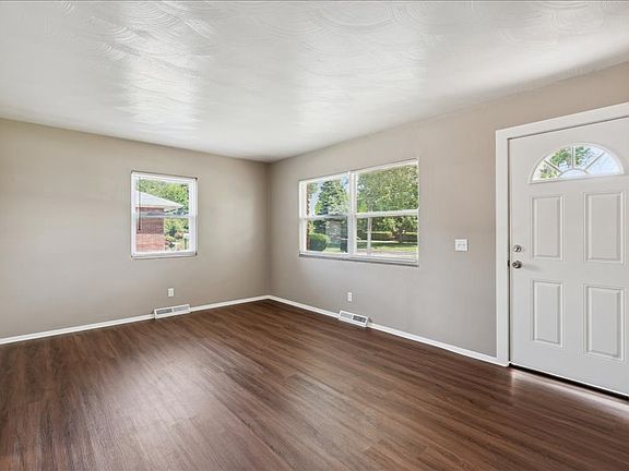4th image of 147 Juhasz St