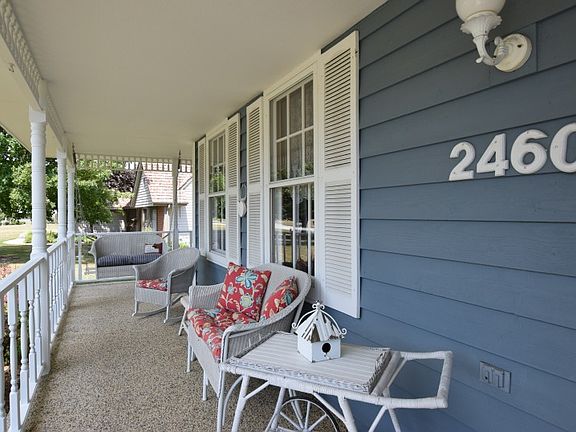 Wrap-around Front Proch