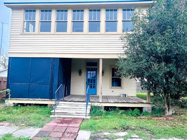 102 N Cunningham St, Rayne, LA 70578