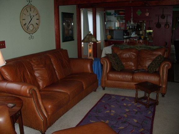 comfortable family rm.