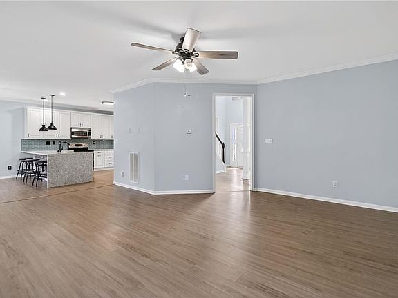 3rd image of 441 Chandler Dr