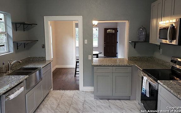 3rd image of 730 Texas Ave