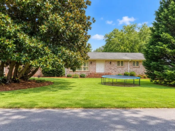 399 S Alexander Dr, Spartanburg, SC 29301