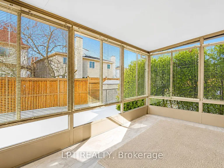 84 Newborough Cres — Photo 7