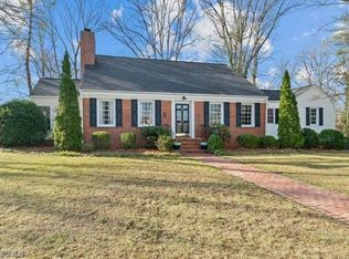 221 Wrenn Ave, Mount Airy, NC 27030