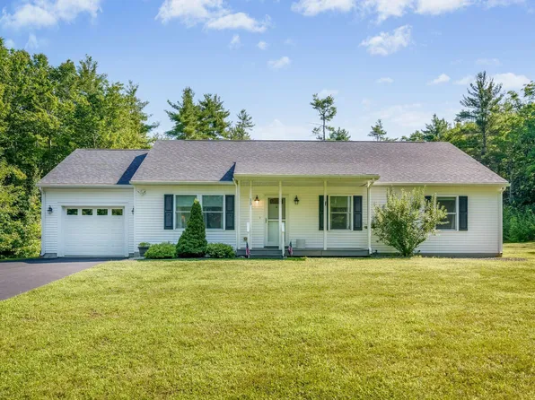 15 Vivs Way, Raymond, ME 04071