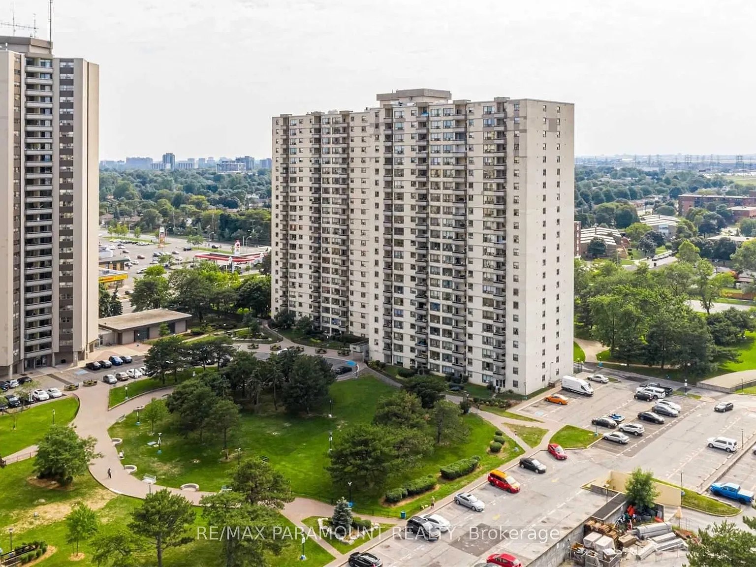 3 bed, $2,800 — Photo 1