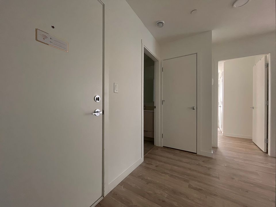 1st image of 13698 Laurel Dr #219
