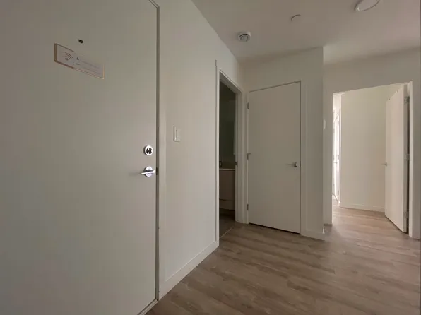 13698 Laurel Dr #219, Surrey, BC V3T 1A9