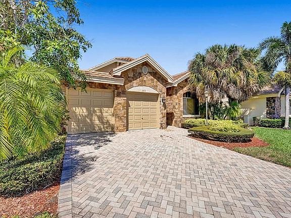 2nd image of 3533 Collonade Dr
