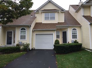 122 Cinnamon Ct, Melville, NY 11747