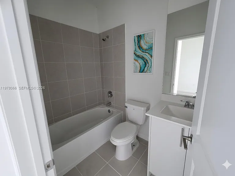300 SE 10th Ct #300 — Photo 11
