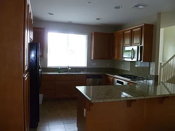 3rd image of 8072 Cambria Cir