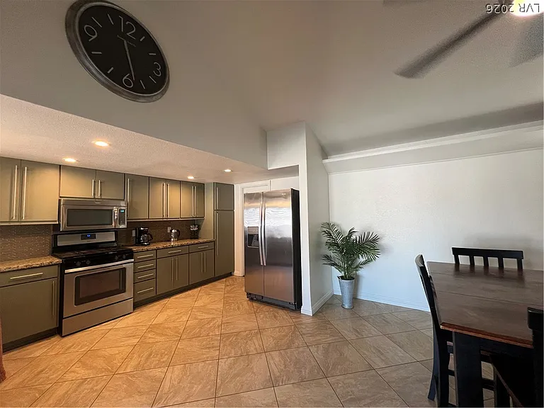 3956 Clear View Dr — Photo 50