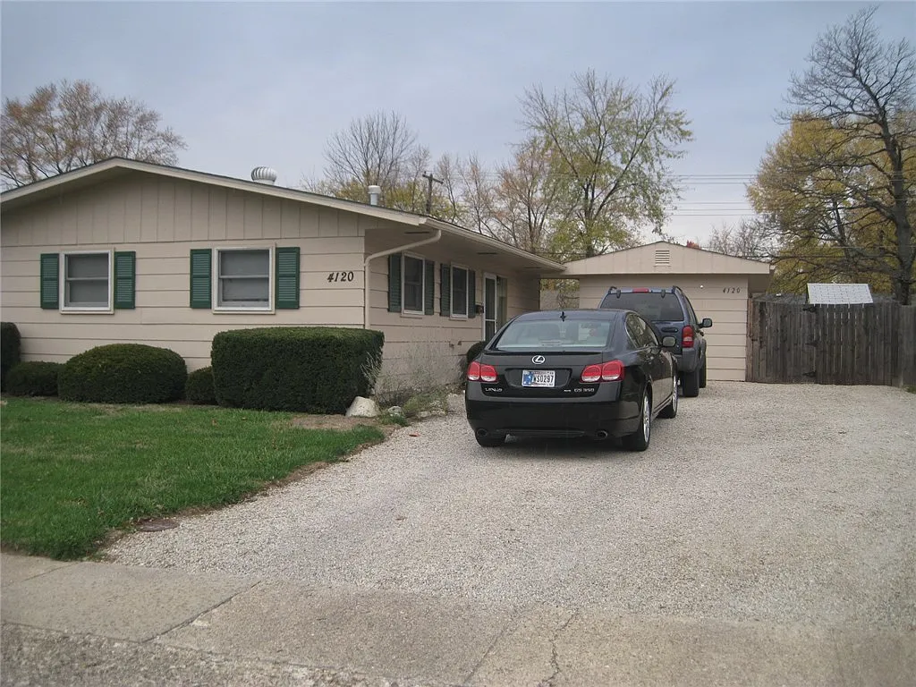 4120 Thrush Dr photo 1