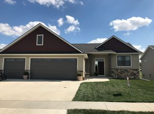 908 Parkview Ave NW, Kasson, MN 55944