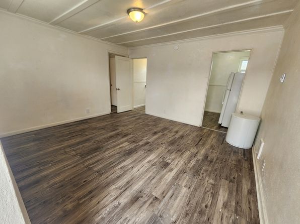 20 NE Main St #17