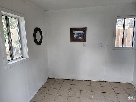 4th image of 703 Woodrow Ave