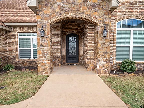 3rd image of 1404 Hannah Cir