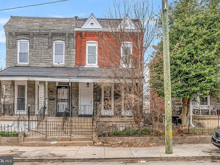5431 Stewart St — Photo 2