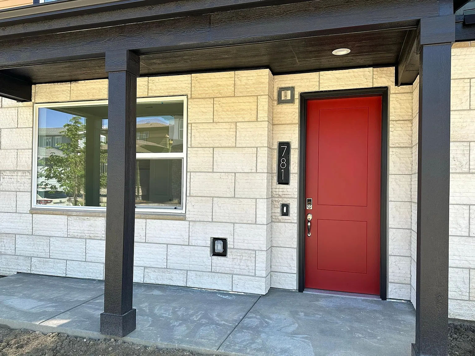 3 bed, 3.5 bath, 1963 sqft, $3,500 — Photo 2