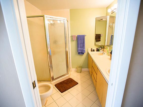 4th image of 572 Green Springs Pl