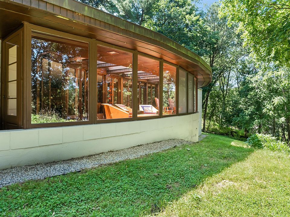 2822 Taliesin Dr, Kalamazoo, MI 49008 | Zillow