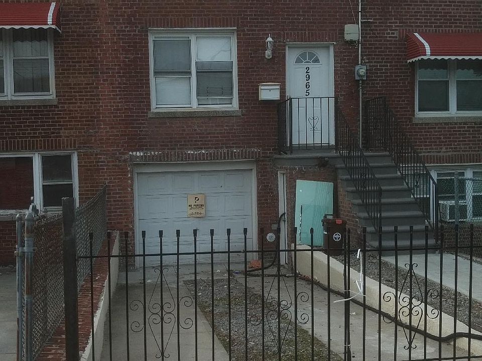 1st image of 2965 Laconia Ave