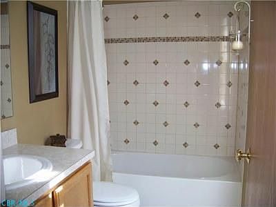 5th image of 202 Knowlton Ct