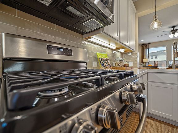 Gas cooktop in kitchen