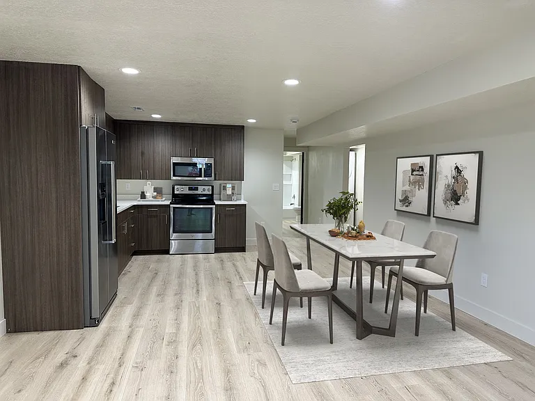 764 N Sunset Dr — Photo 1