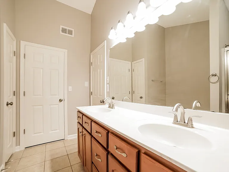 7089 Willow Point Dr — Photo 11