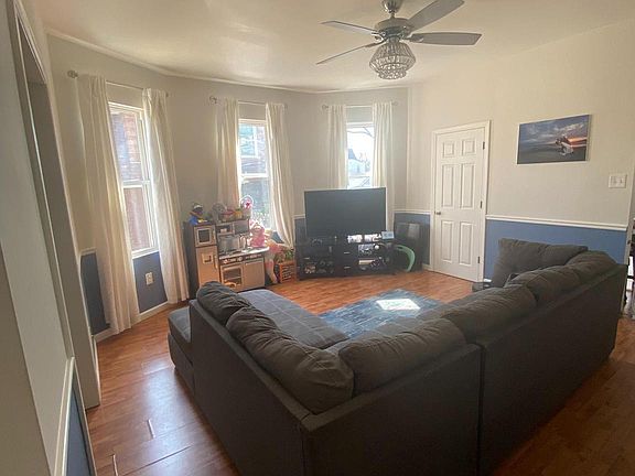 3rd image of 2155 Lexington Ave